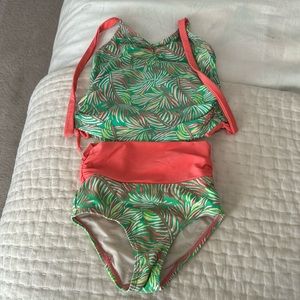 Cabana Life 2 piece bathing suit. Size 3t. Look for the matching coverup!